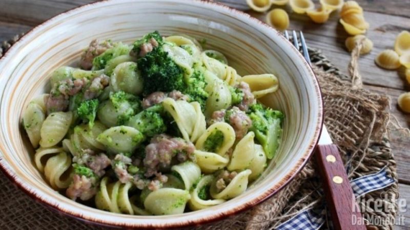 Orecchiette Broccoli A Salsiccia