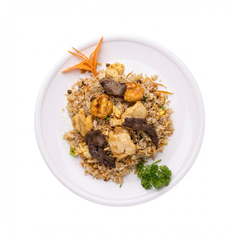80 Riz Sauté Aux Trois Délices (Poulet, Boeuf, Scampis)