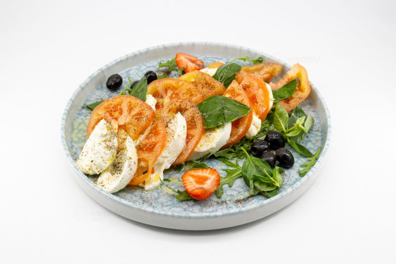 Caprese De Mozzarella Et Basilic Frais