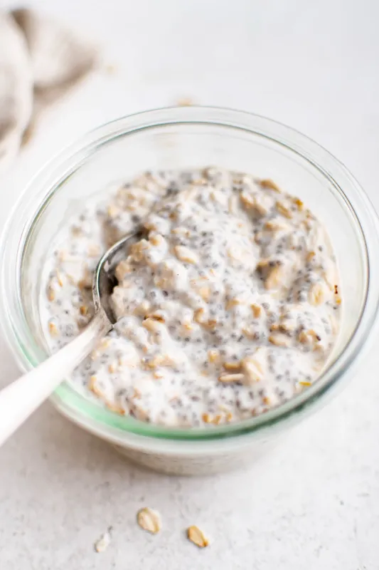 Crunchy Pistachio Choc Overnight Oats