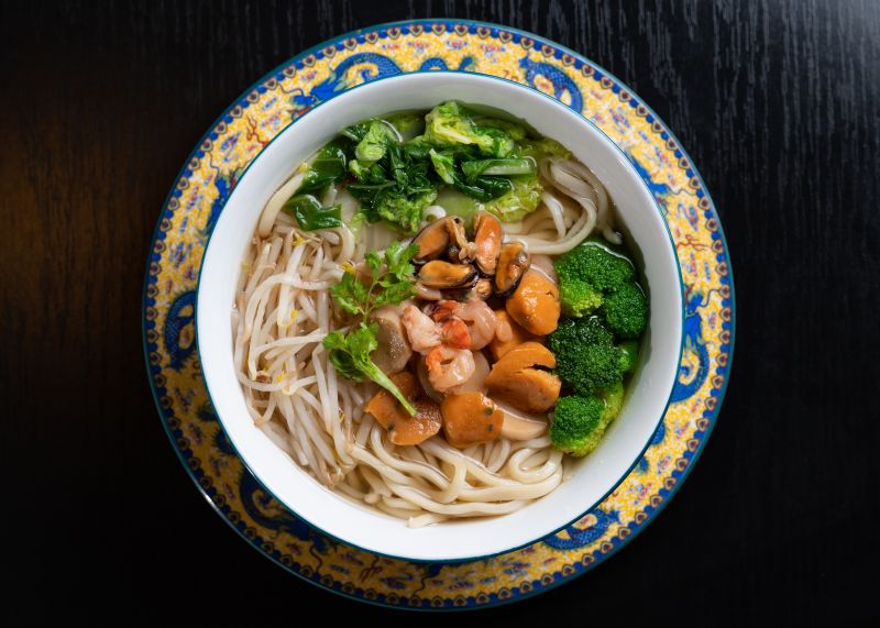 Soupe de nouilles aux fruits de mer - Dancing Noodles