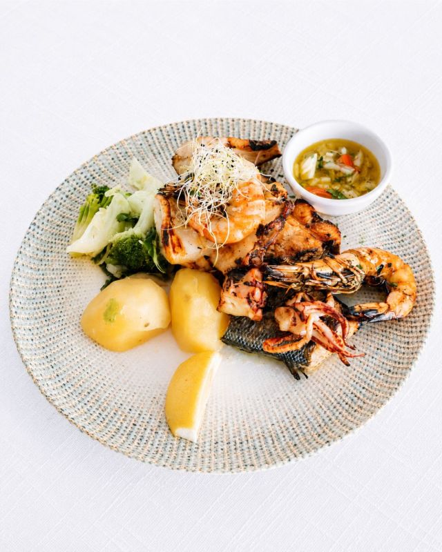 Grelhada Mista De Peixe, Moluscos E Gambas