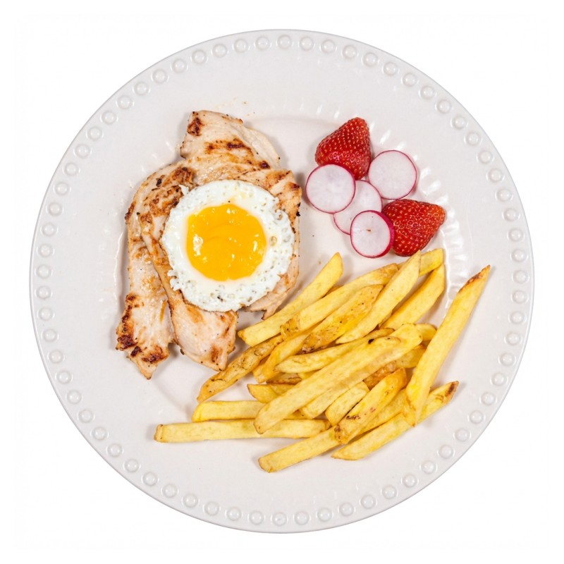 Escalope De Poulet Grillé Avec Frites Et Oeuf Au Plat
