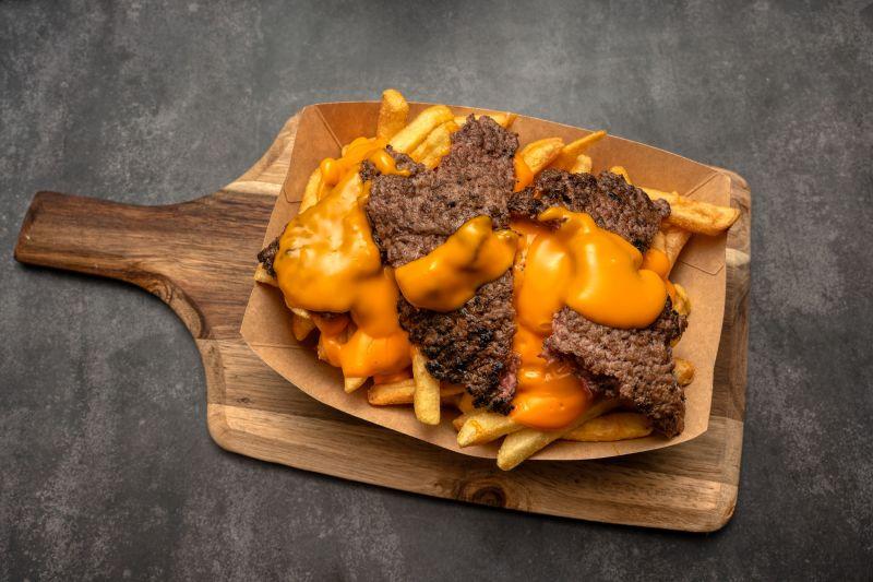 Frites Normales + Steak Haché Pur Bœuf + Cheddar+ Oignon Frit + Bacon