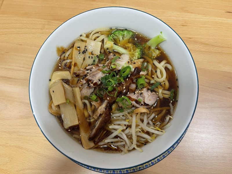 Soupe de nouilles au poulet pané teriyaki - Dancing Noodles