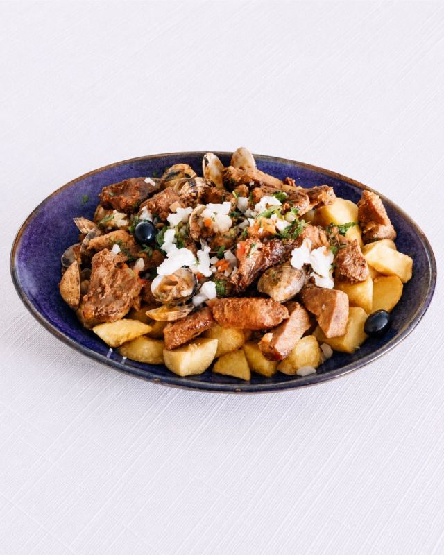 Carne De Porco À Alentejana