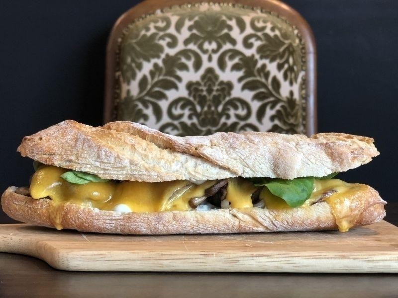 The Cheesy Mushroom (Vegetarian)