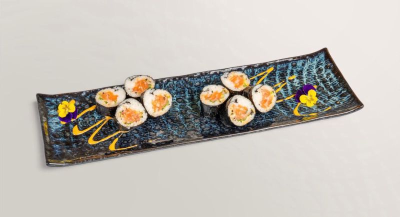 F5. Futo Saumon Spicy