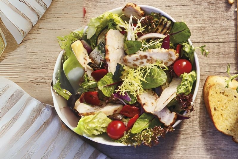 Salade Aux Légumes Grillés Et Poulet Rôti