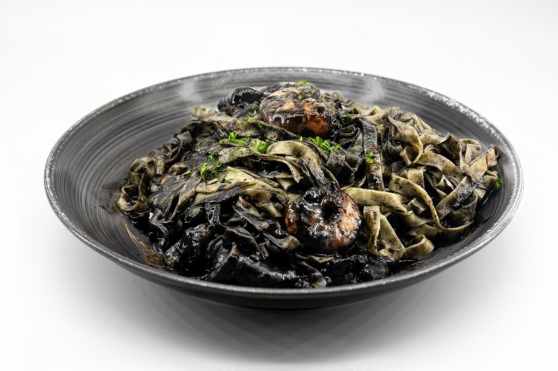 Tagliatelle Nero Di Seppia Con Scampi