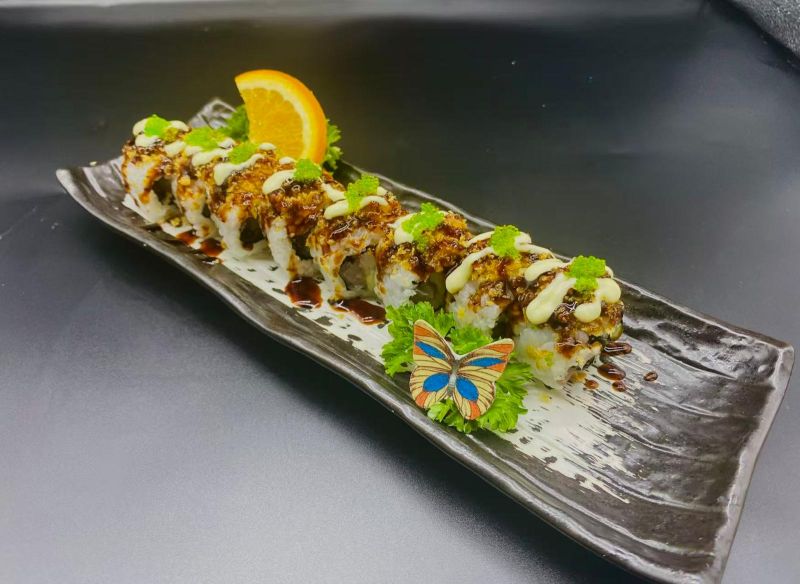 18. Thon Surimi Concombre Cheese Tobiko