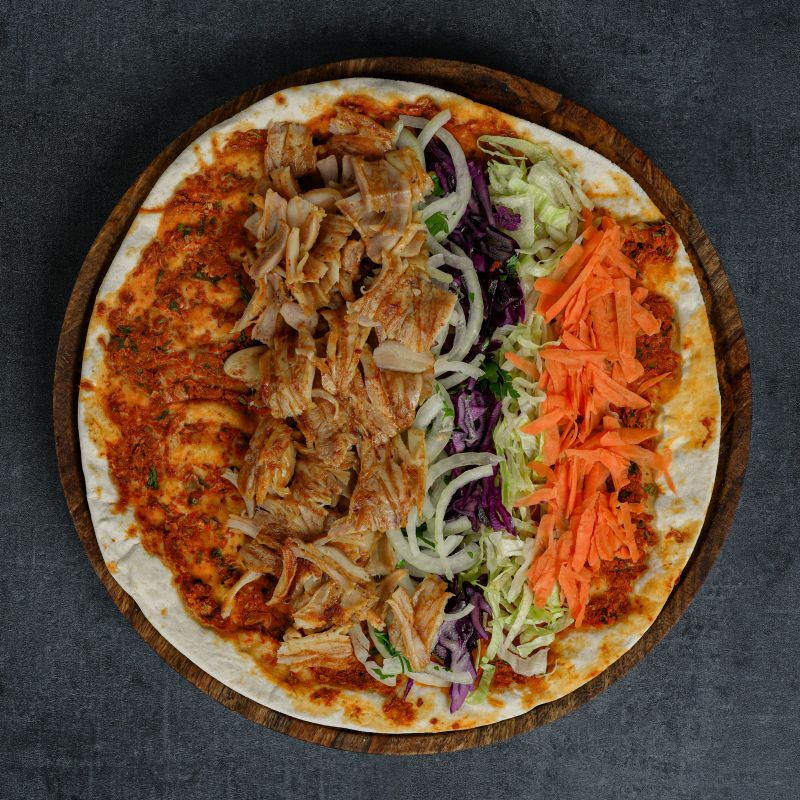 Türki̇sh Pizza Mit Kebab