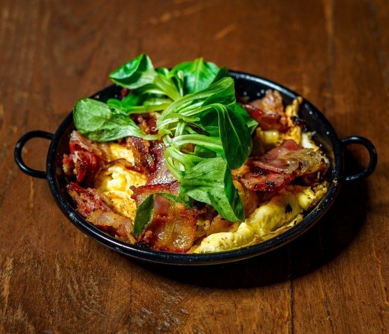 Scramble Eggs With Bacon