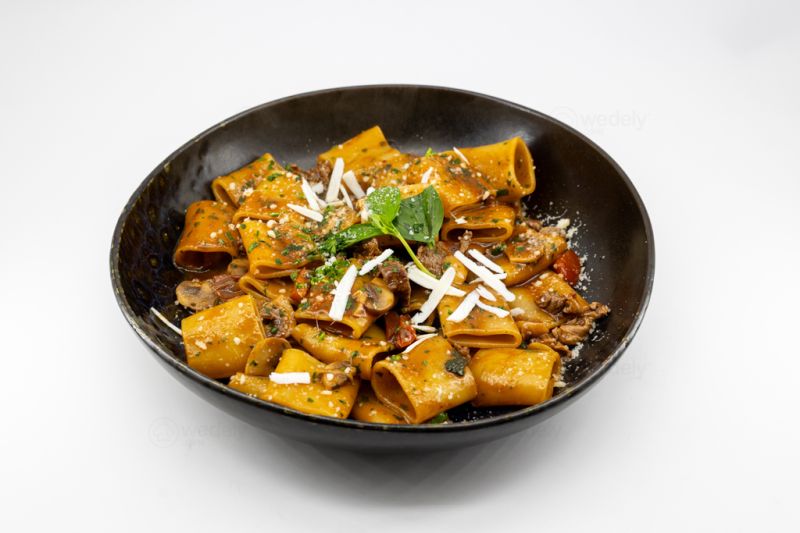 Paccheri À L’émincé De Bœuf, Poivrons Et Courgettes