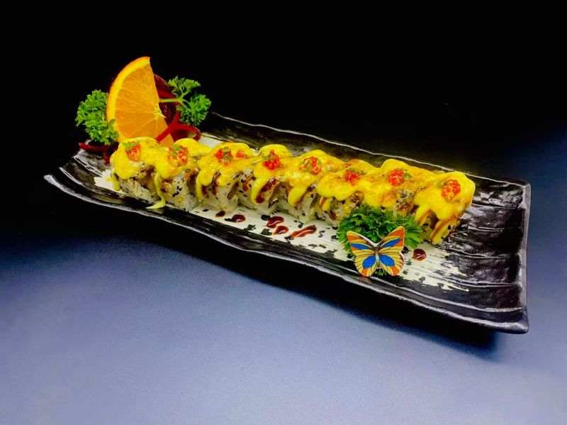 44. Saumon Surimi Mangue Avocat Mayonnaise Mi-Cuit