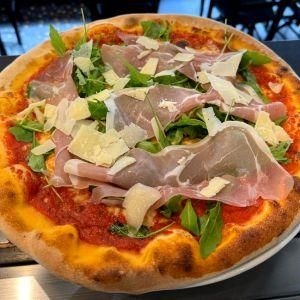 Parma Roquette Et Parmesan