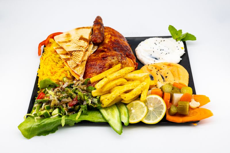 Demi Poulet roti aux riz et fritte // نصف فروج مع رز مع بطاطا - Lux Food Royal