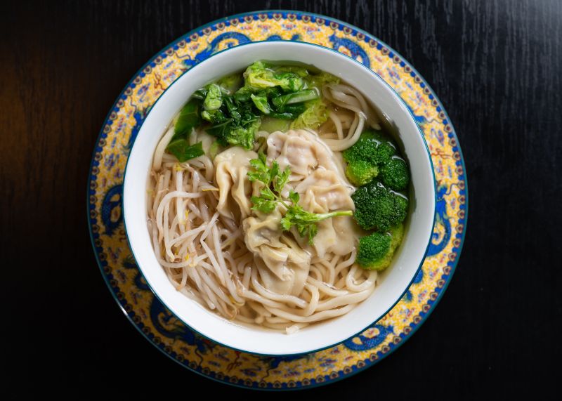 Soupe de nouilles aux Wan Tan (raviolis) - Dancing Noodles
