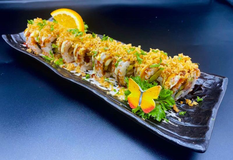 16. Saumon Surimi Avocat Cheese Tobiko